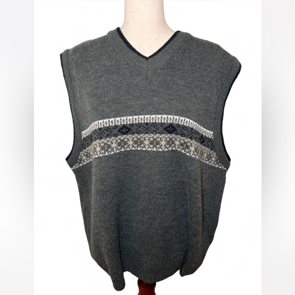 Sonoma Men's Dark Green V-Neck Sweater Vest